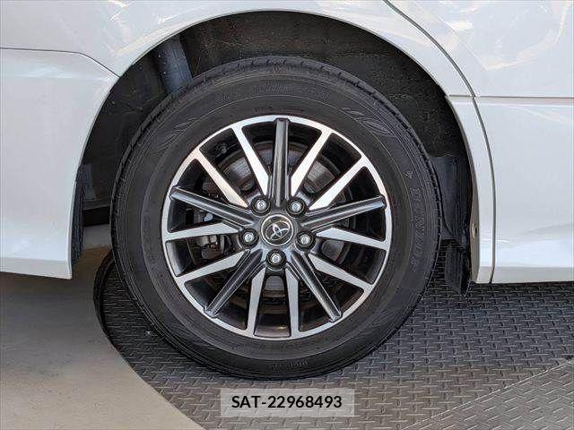 Toyota VOXY 2016-10 8210948-27
