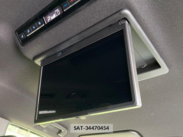 Toyota VOXY 2023-09 8210902-6