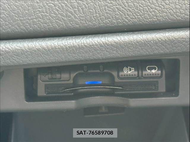 Toyota VOXY 2008-11 8210955-11