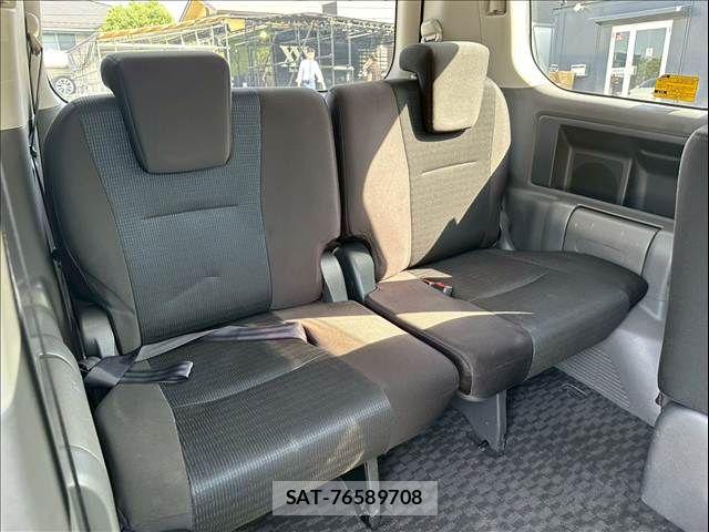 Toyota VOXY 2008-11 8210955-14