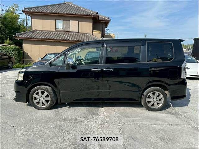 Toyota VOXY 2008-11 8210955-7