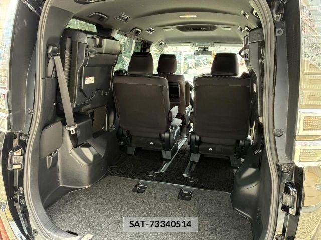 Toyota VOXY 2019-07 8210926-13
