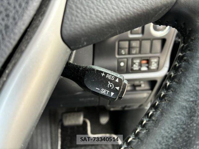 Toyota VOXY 2019-07 8210926-17