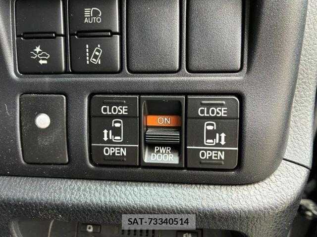 Toyota VOXY 2019-07 8210926-18