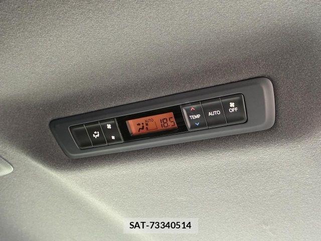Toyota VOXY 2019-07 8210926-20