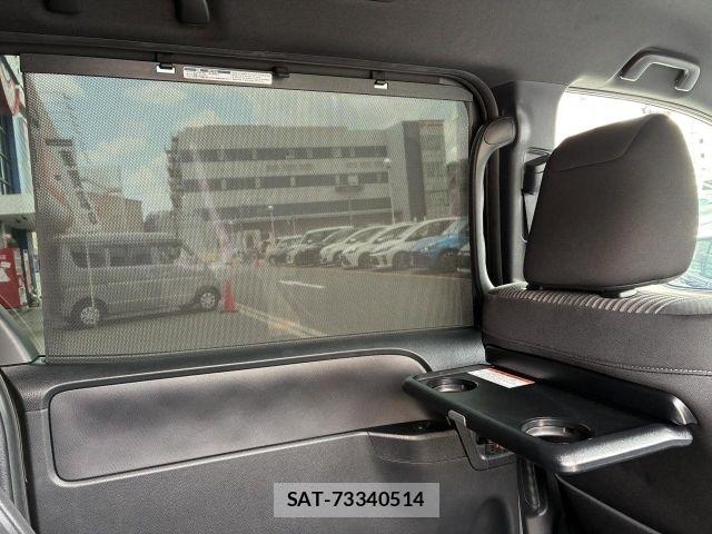 Toyota VOXY 2019-07 8210926-28