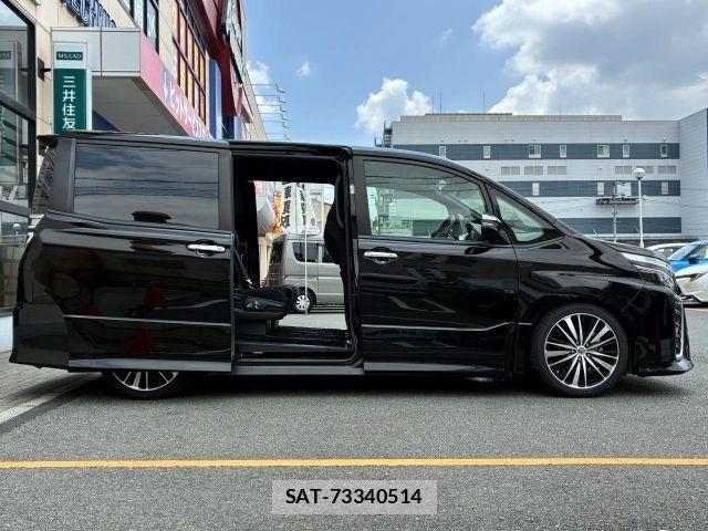 Toyota VOXY 2019-07 8210926-7