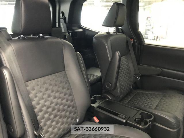 Toyota VOXY 2022-03 8210906-16