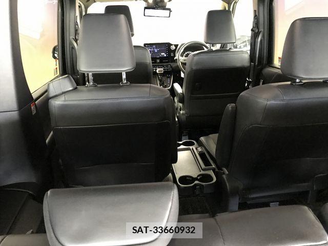 Toyota VOXY 2022-03 8210906-20