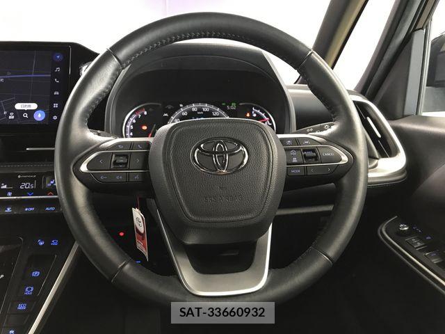 Toyota VOXY 2022-03 8210906-29