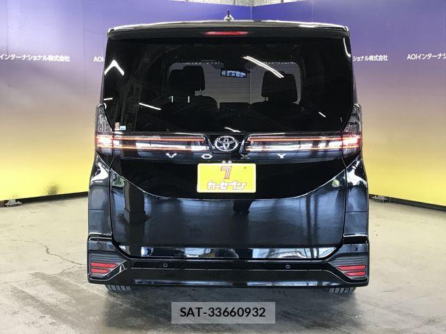 Toyota VOXY 2022-03 8210906-8
