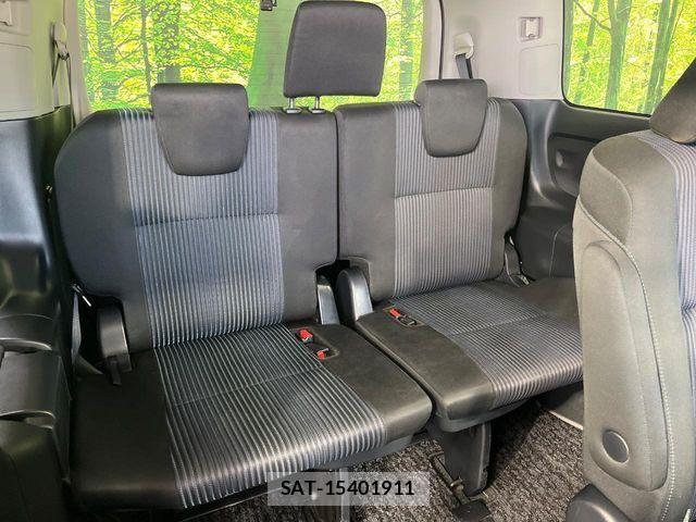 Toyota VOXY 2015-09 8210942-9