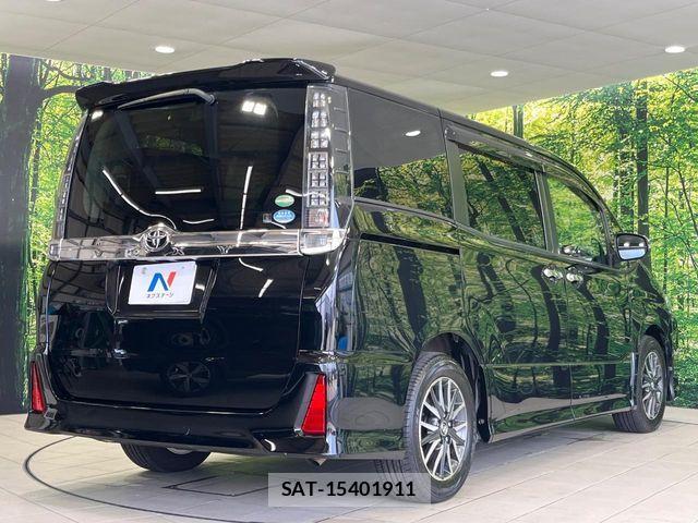 Toyota VOXY 2015-09 8210942-17