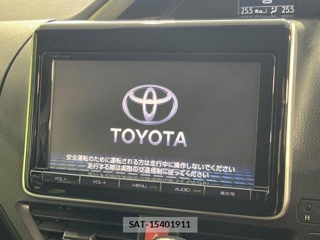 Toyota VOXY 2015-09 8210942-3