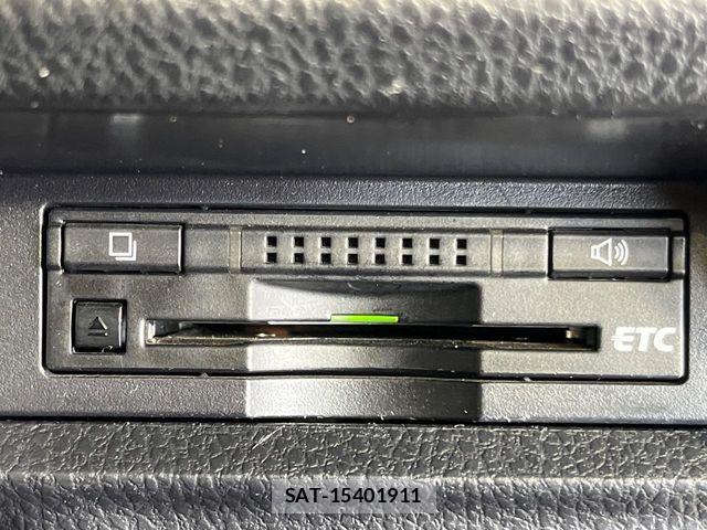 Toyota VOXY 2015-09 8210942-5