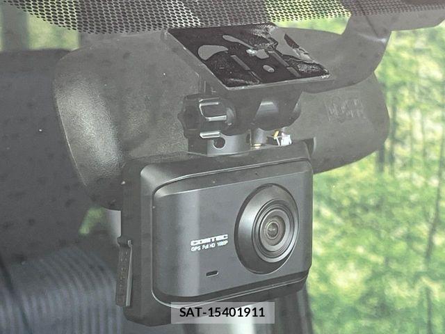 Toyota VOXY 2015-09 8210942-6