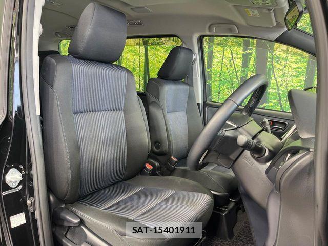 Toyota VOXY 2015-09 8210942-7