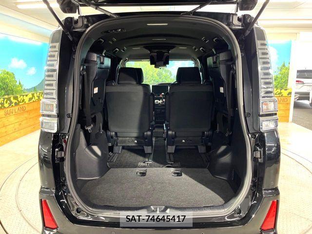 Toyota VOXY 2020-02 8210928-10
