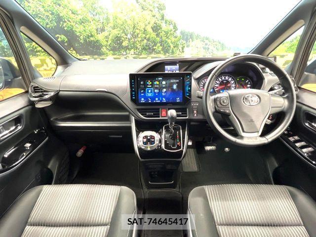 Toyota VOXY 2020-02 8210928-1