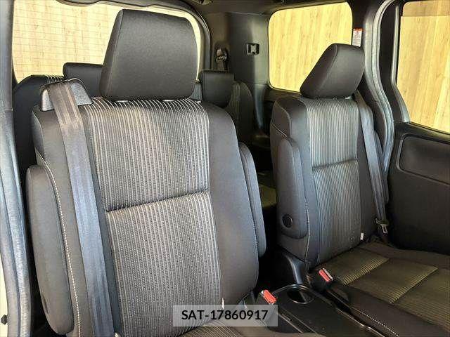 Toyota VOXY 2018-11 8210940-10
