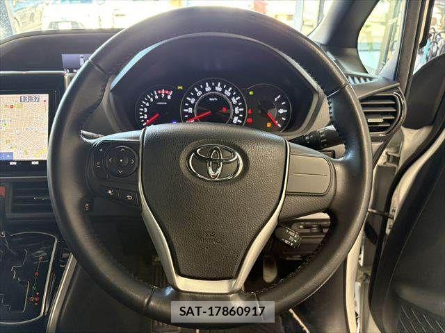 Toyota VOXY 2018-11 8210940-13