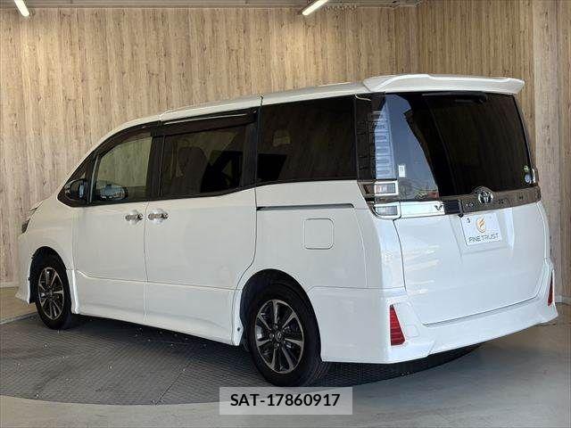 Toyota VOXY 2018-11 8210940-22