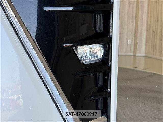 Toyota VOXY 2018-11 8210940-25