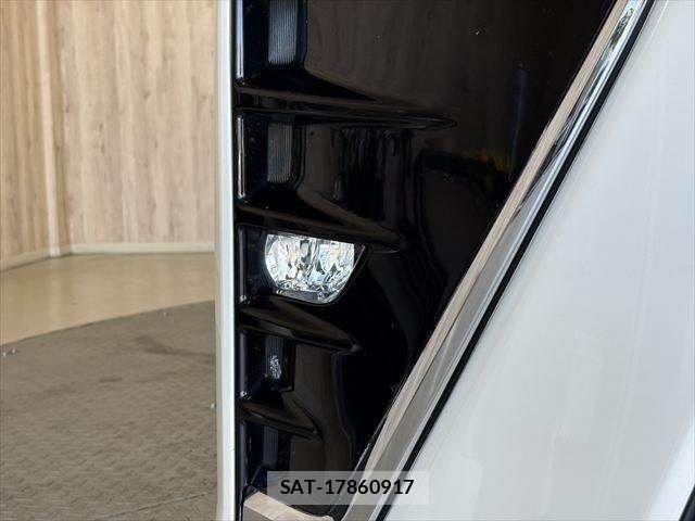 Toyota VOXY 2018-11 8210940-27