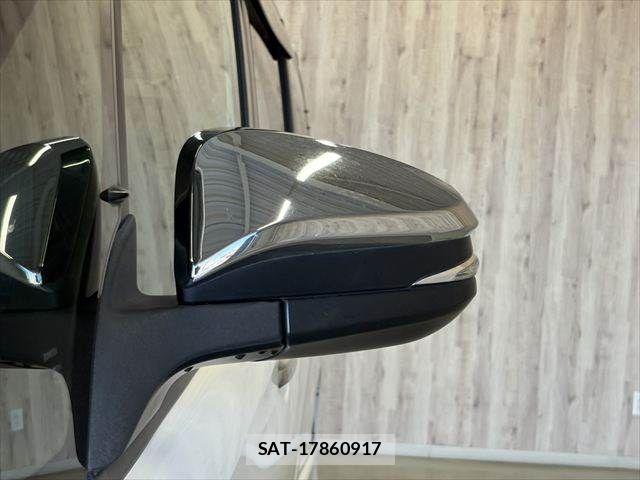 Toyota VOXY 2018-11 8210940-28