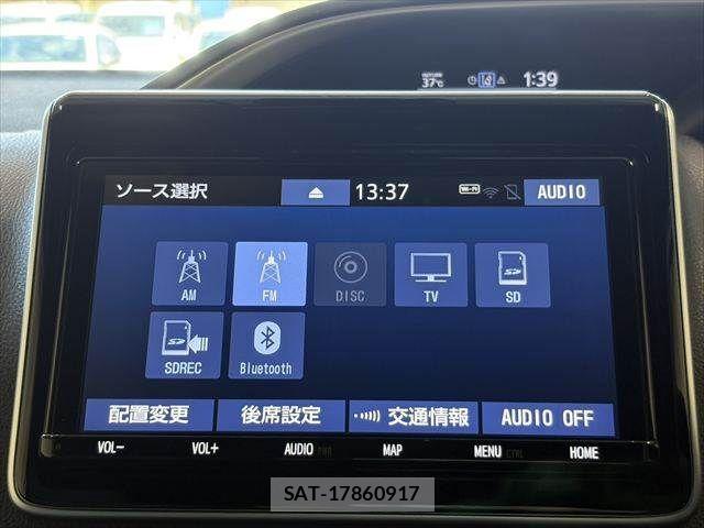 Toyota VOXY 2018-11 8210940-4