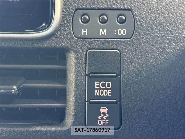 Toyota VOXY 2018-11 8210940-8
