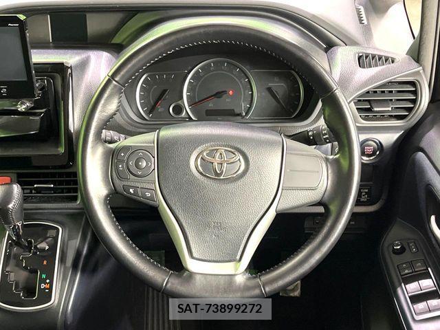 Toyota VOXY 2016-07 8210946-11