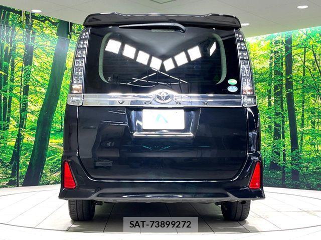 Toyota VOXY 2016-07 8210946-15