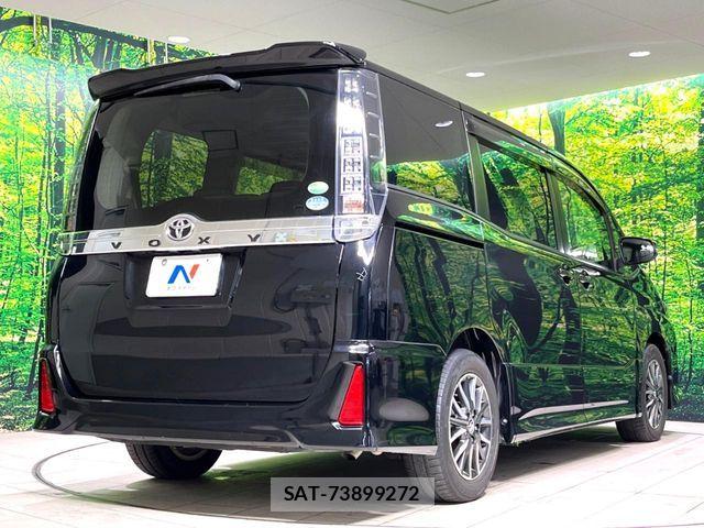 Toyota VOXY 2016-07 8210946-17