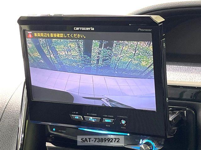 Toyota VOXY 2016-07 8210946-4