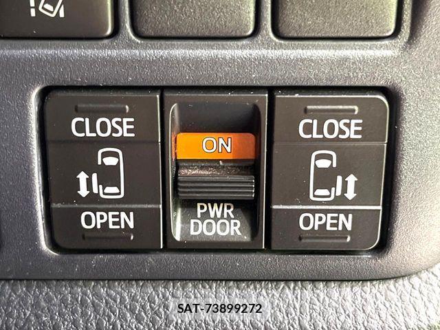 Toyota VOXY 2016-07 8210946-5