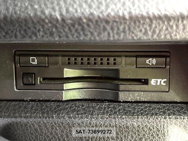 Toyota VOXY 2016-07 8210946-6
