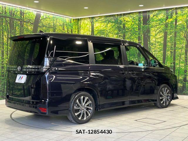 Toyota VOXY 2024-03 8210905-17
