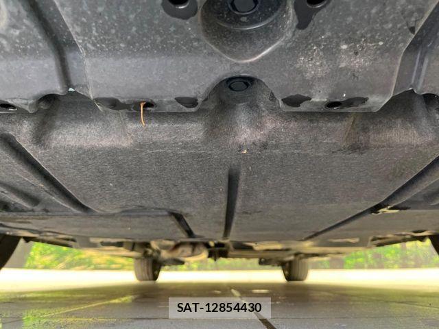 Toyota VOXY 2024-03 8210905-19