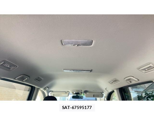 Toyota VOXY 2012-03 8210957-12