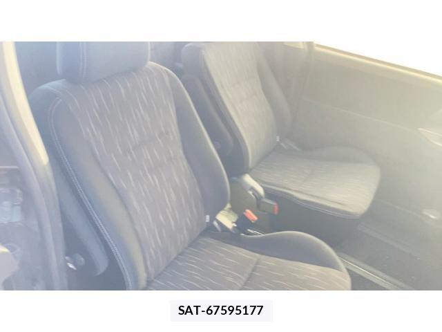 Toyota VOXY 2012-03 8210957-14