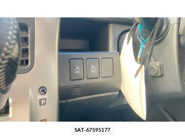 Toyota VOXY 2012-03 8210957-18