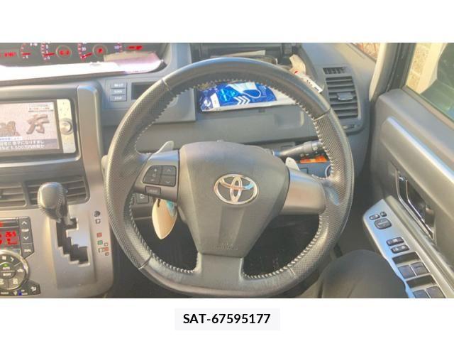 Toyota VOXY 2012-03 8210957-20