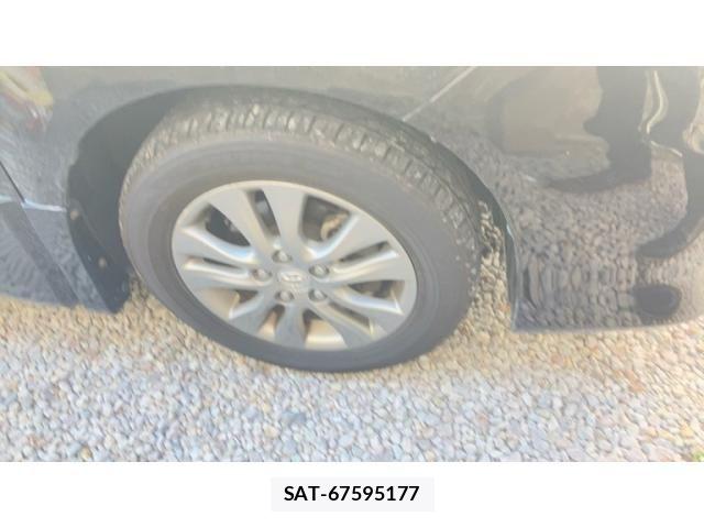 Toyota VOXY 2012-03 8210957-2