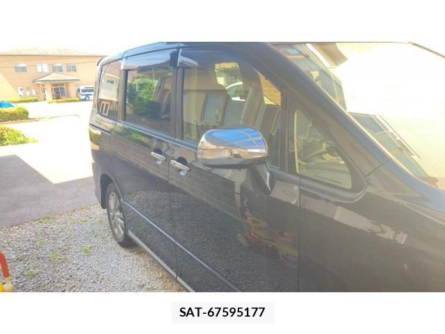 Toyota VOXY 2012-03 8210957-3