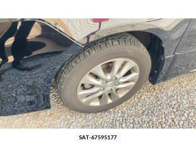 Toyota VOXY 2012-03 8210957-4