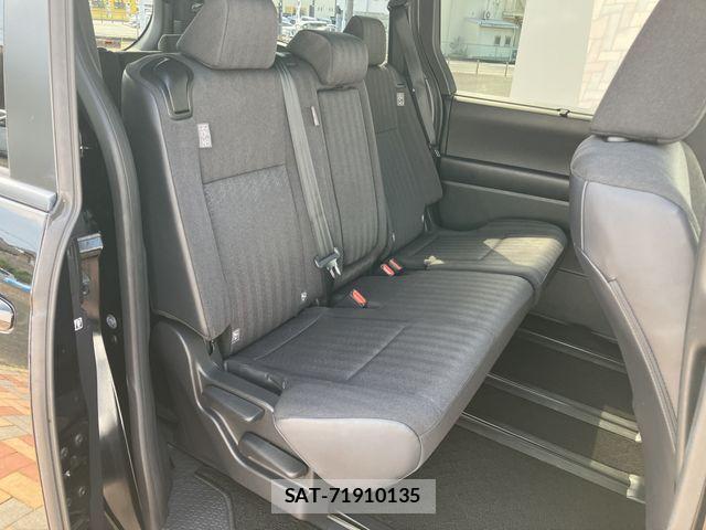 Toyota VOXY 2023-09 8210916-11