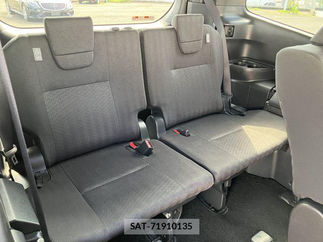 Toyota VOXY 2023-09 8210916-12