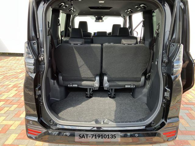 Toyota VOXY 2023-09 8210916-13