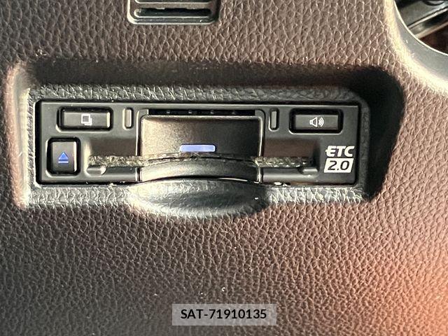 Toyota VOXY 2023-09 8210916-18